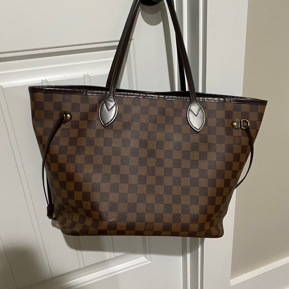 Louis Vuitton Handbags - Louis Vuitton Neverfull MM